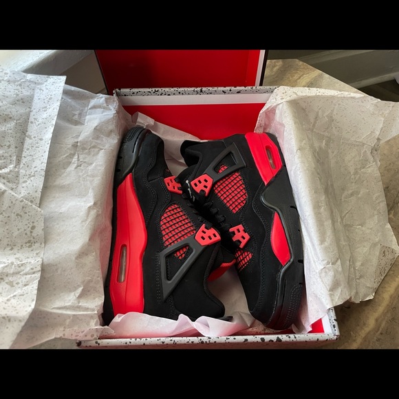 Air Jordan 4 retro GS (Brand New) In original box main image 5